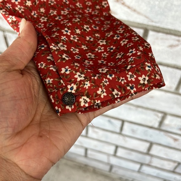 Forever 21 | Red Floral Blouse - Picture 4 of 8